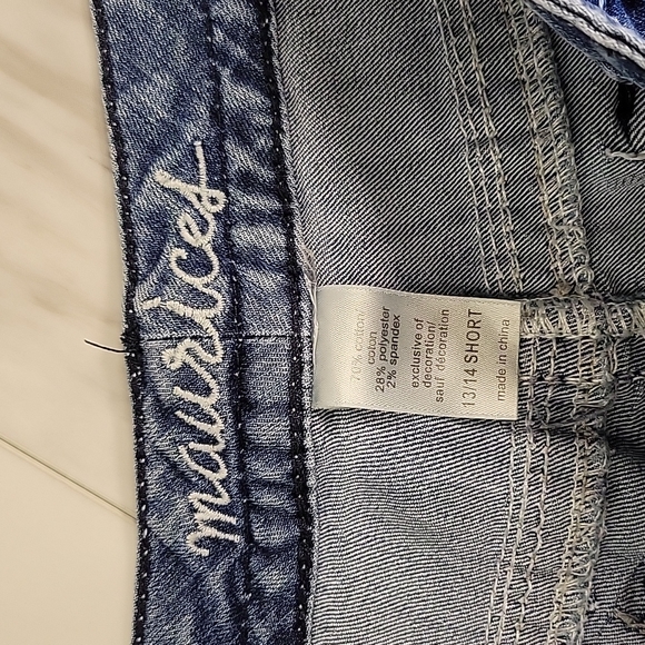 Maurices Jean's - Picture 3 of 4